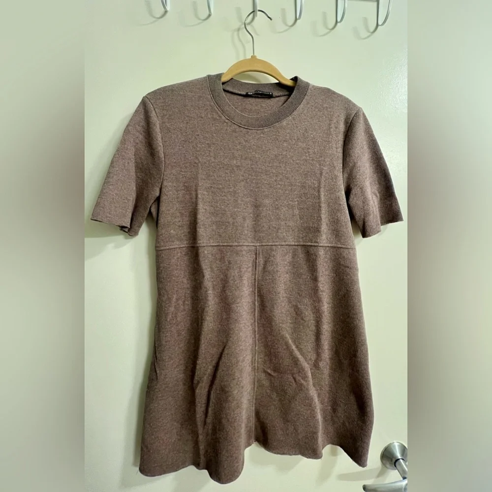 zara brown knit dress | Dresses | Zara Womens Heathered Short Sleeve Tatiana Velvet One-Shoulder Maxi extended:315135 Color:Lavender Purple/Powder Blue Detalj remena od iste